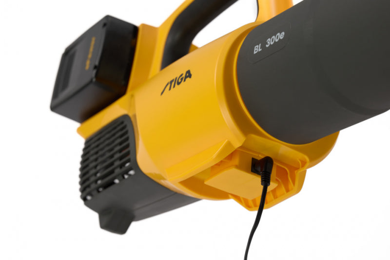 Lapu pūtējs Stiga BL 300e Kit + akumulators un lādētājs